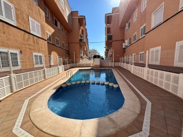 Sale of flat in Piso en Gaspar Perrelló, Torrevieja, Torrevieja
 photo 4