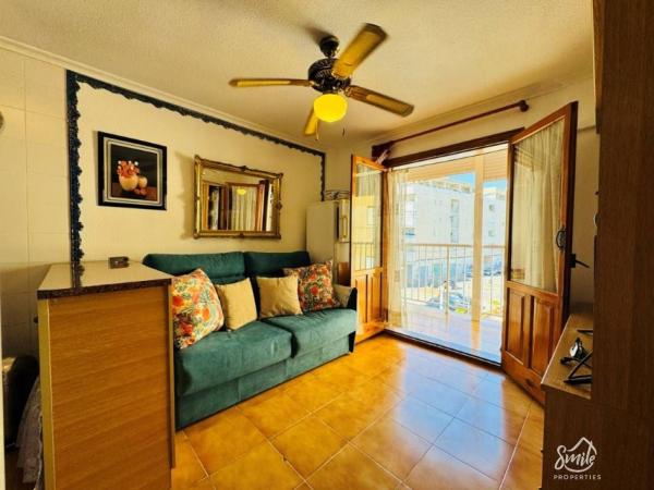 Sale of flat in Piso en Calle Emperadores, 1, Gaspar Perrelló, Torrevieja, Torrevieja
thumbnail 3