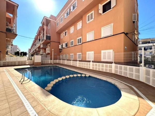 Venta de piso en Piso en Gaspar Perrelló, Torrevieja, Torrevieja
photo 1