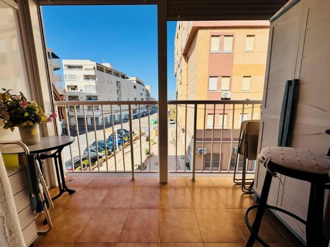 Venta de piso en Piso en Gaspar Perrelló, Torrevieja, Torrevieja
photo 3