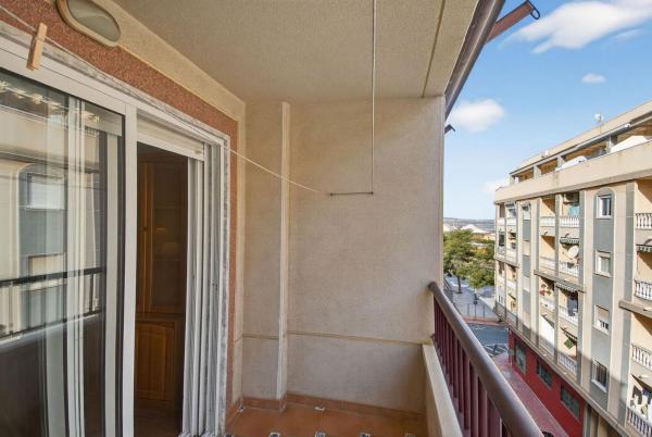 Venta de piso en Piso en Calle Vitoria s/n, Parque de las Naciones, Torrevieja, Torrevieja
thumbnail 2