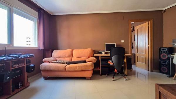 Venta de piso en Piso en Antonio Machado, Torrevieja, Torrevieja
thumbnail 3