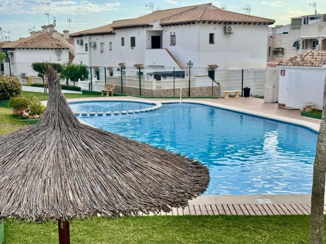 Sale of townhouse in Chalet adosado en Calle Laguna Verde, Los Balcones - Los Altos del Edén, Torrevieja , Torrevieja photo 1