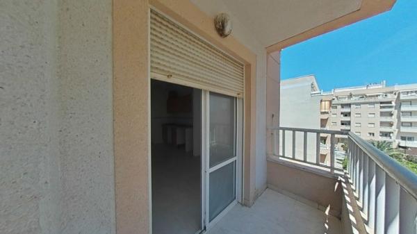 Продажа квартиры на Piso en Calle Clemente Gosalvez, 74, El Molino, Torrevieja, Торревьеха
photo 1