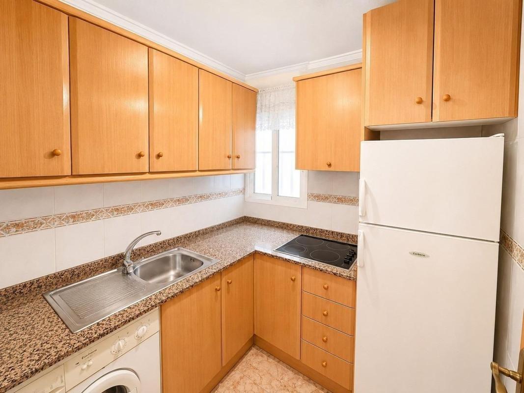 Venta de piso en Piso en Calle la Loma, Antonio Machado, Torrevieja, Torrevieja
 photo 3