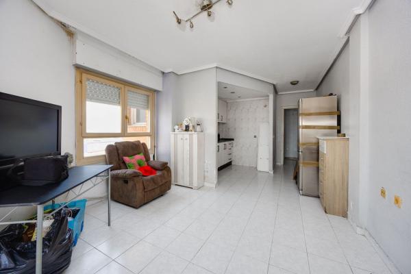 Sprzedaż mieszkania w Piso en Calle Bazan, 92, El Molino, Torrevieja, Torrevieja
thumbnail 2