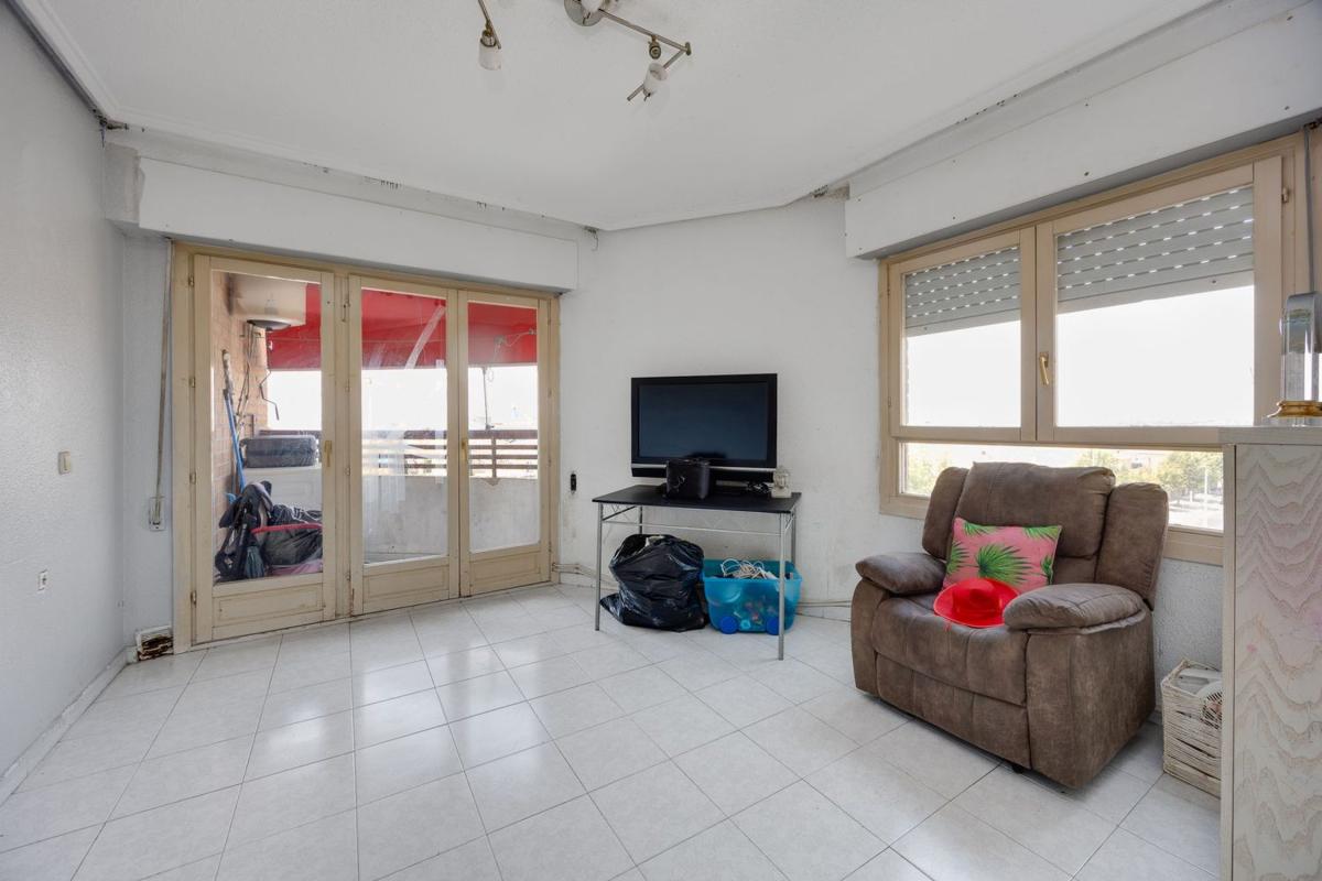 Venta de piso en Piso en Calle Bazan, 92, El Molino, Torrevieja, Torrevieja
photo 3