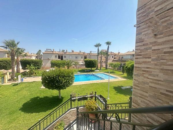 Sprzedaż mieszkania w Piso en Calle Maese Pedro, 9, Aguas Nuevas, Torrevieja, Torrevieja
 photo 1