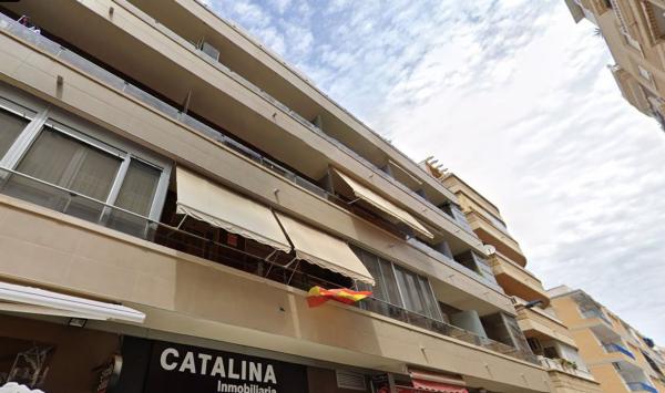 Venta de piso en Piso en Calle Moriones, Las Piscinas Naturales, Torrevieja, Torrevieja
thumbnail 2