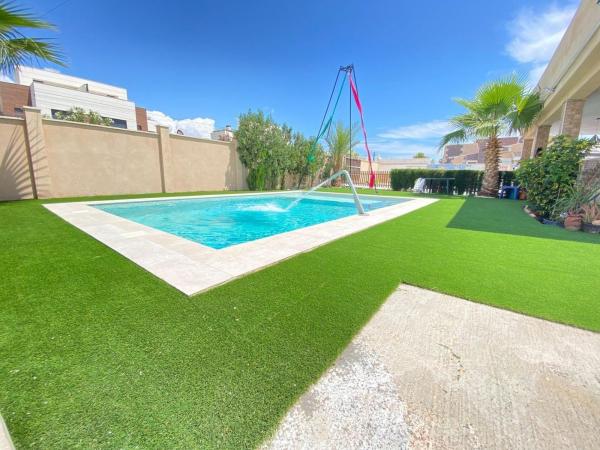 Casa o chalet independiente en Avenida García Lorca, 27, La Siesta - El Salado - Torreta, Torrevieja thumbnail 3