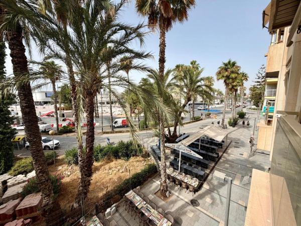 Venta de piso en Piso en Plaza de Capdepont, Centro - Muelle Pesquero, Torrevieja, Torrevieja
 photo 2