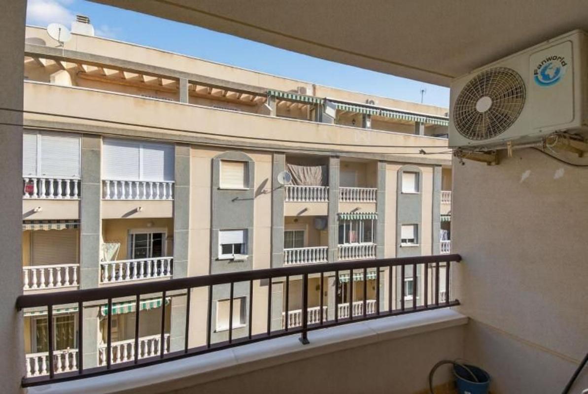 Sprzedaż mieszkania w Piso en Calle Villa Madrid, Parque de las Naciones, Torrevieja, Torrevieja
photo 1