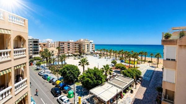 Sale of flat in Piso en Gaspar Perrelló, Torrevieja, Torrevieja
photo 1