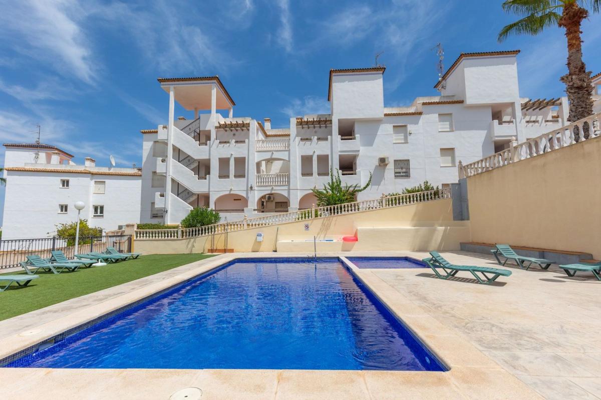 Продажа квартиры на Piso en Avenida de las Brisas, Villamartín, Orihuela, Ориуэла
photo 1