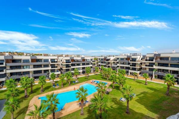 Ático en venta en Ático en Calle Lagos de Covadonga, 802, Zona Lago - Los Almendros, Orihuela, Orihuela thumbnail 1
