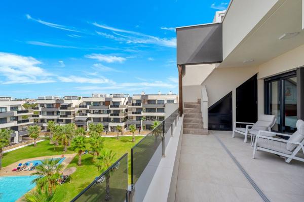 Ático en venta en Ático en Calle Lagos de Covadonga, 802, Zona Lago - Los Almendros, Orihuela, Orihuela thumbnail 2