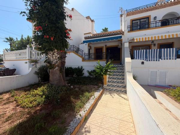 Chalet adosado en Urbanización V Martín Valencia, 82, Villamartín, Orihuela photo 1