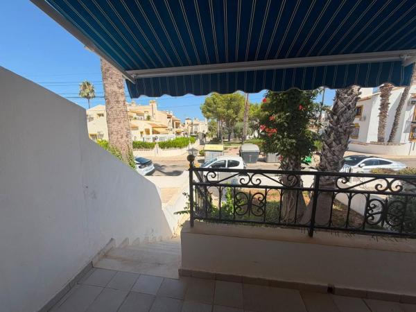 Chalet adosado en Urbanización V Martín Valencia, 82, Villamartín, Orihuela thumbnail 1