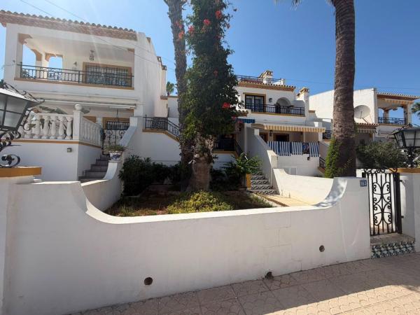 Chalet adosado en Urbanización V Martín Valencia, 82, Villamartín, Orihuela photo 4