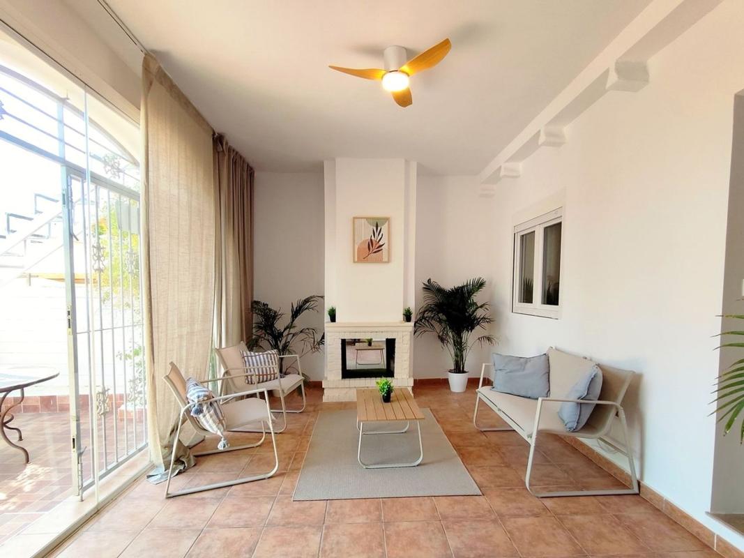 Sprzedaż szeregowego domku w  Chalet adosado en Playa Flamenca, Orihuela , Orihuela photo 3