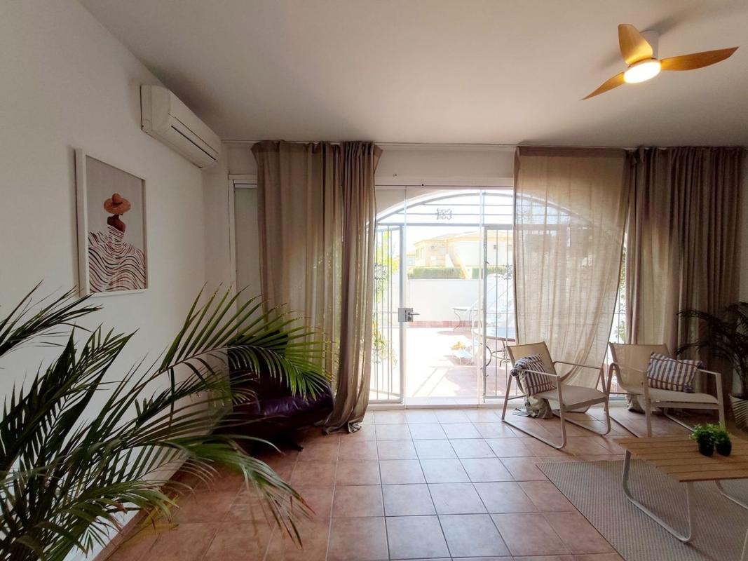 Sprzedaż szeregowego domku w  Chalet adosado en Playa Flamenca, Orihuela , Orihuela photo 5