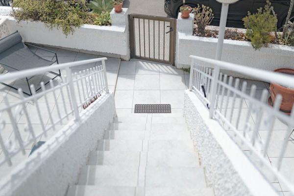 Chalet adosado en Calle Cala Capitan, Cabo Roig, Orihuela thumbnail 2