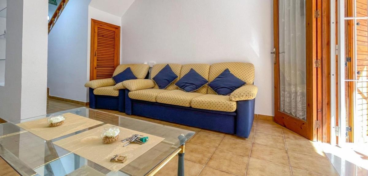 Venta de chalet adosado en Chalet adosado en Playa Flamenca, Orihuela , Orihuela photo 4