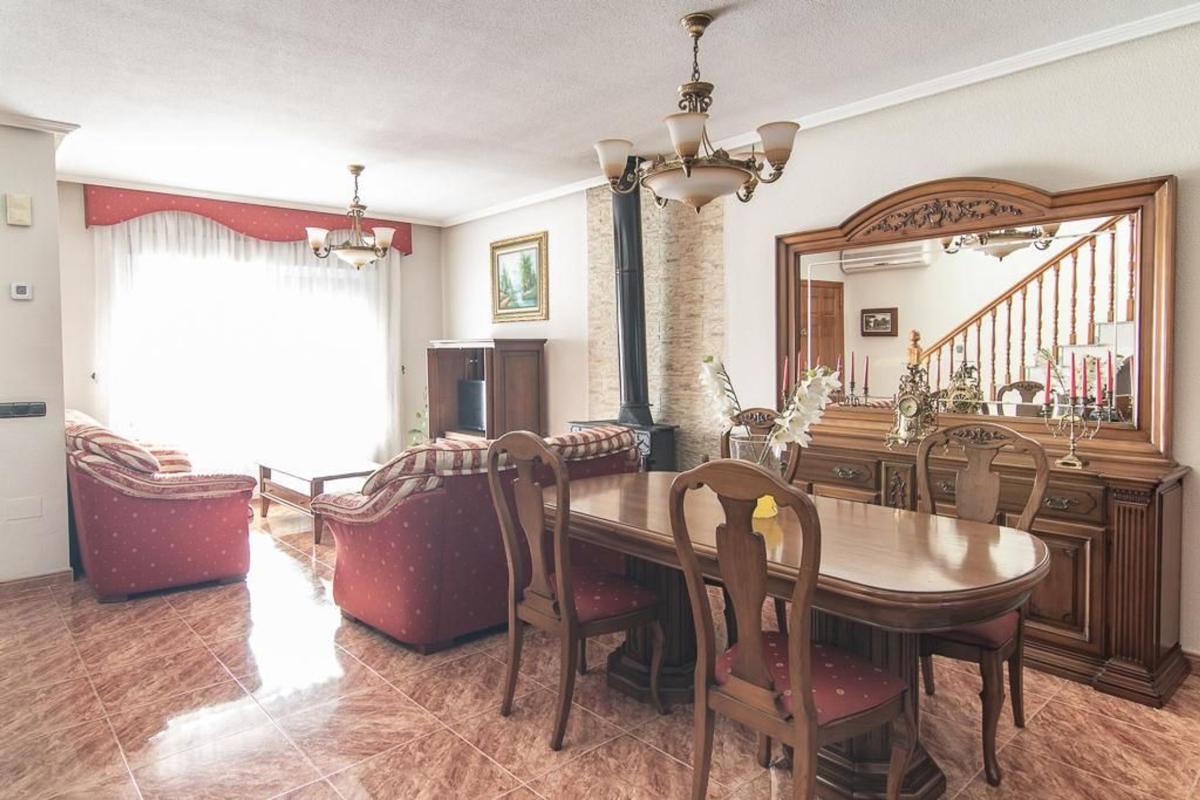 Sale of townhouse in Chalet adosado en Calle los Riquelmes, 7, La Murada-Los Vicentes, Orihuela , Orihuela photo 3