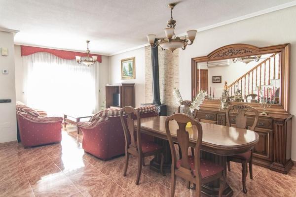 Chalet adosado en Calle los Riquelmes, 7, La Murada-Los Vicentes, Orihuela thumbnail 2