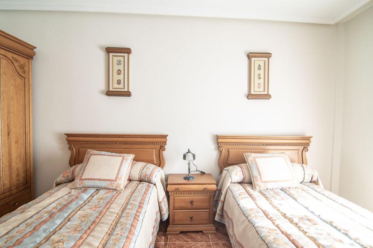 Sale of townhouse in  Chalet adosado en Calle los Riquelmes, 7, La Murada-Los Vicentes, Orihuela , Orihuela photo 5