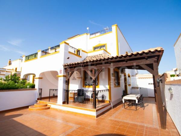 Chalet adosado en Calle Ciruelo, 227, Desamparados-Hurchillo-Torremendo, Orihuela photo 1