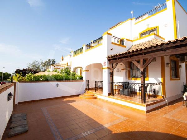 Chalet adosado en Calle Ciruelo, 227, Desamparados-Hurchillo-Torremendo, Orihuela thumbnail 1