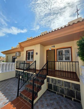 Chalet adosado en Calle Panamá, 4, Villamartín, Orihuela photo 1