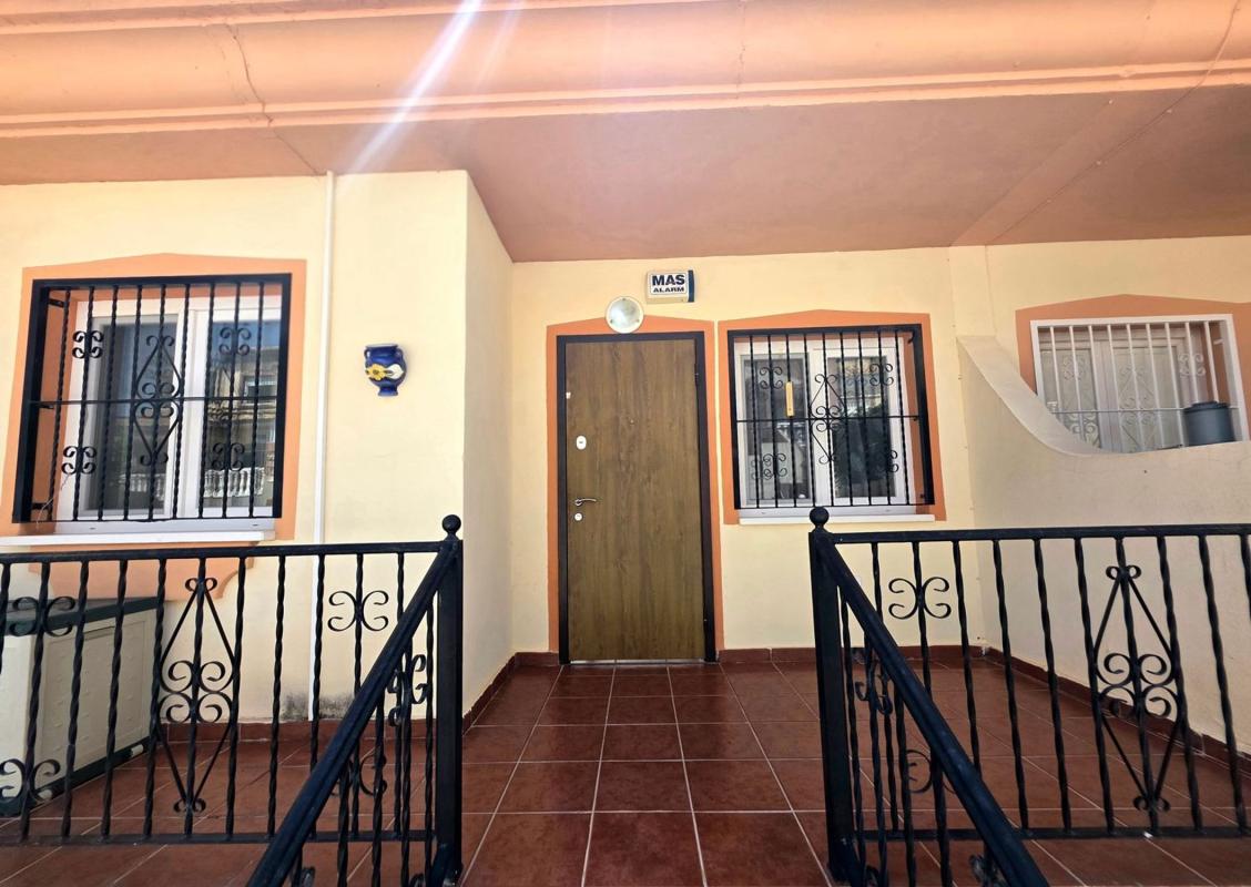 Sprzedaż szeregowego domku w  Chalet adosado en Calle Panamá, 4, Villamartín, Orihuela , Orihuela photo 3