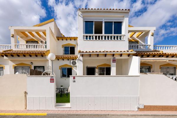 Chalet adosado en Calle Trepadora, Los Balcones y los Altos, Orihuela photo 1