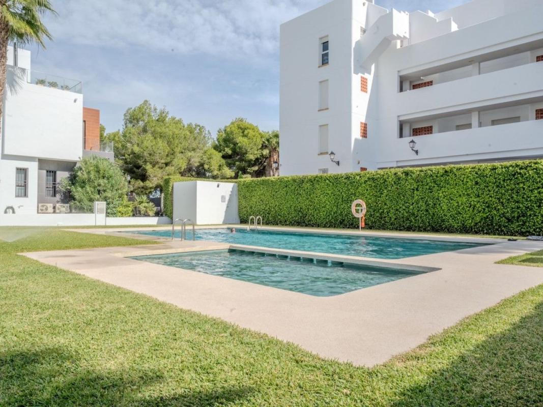 Sprzedaż szeregowego domku w  Chalet adosado en Calle Paso de Calais, 459, Villamartín, Orihuela , Orihuela photo 2