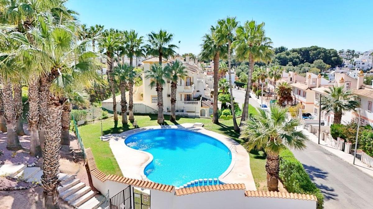 Sale of townhouse in Chalet adosado en Calle Fernandez Caballero s/n, Villamartín, Orihuela , Orihuela photo 1