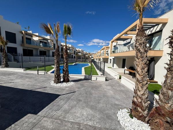 Ático en venta en Ático en Calle Ebro, Villamartín, Orihuela, Orihuela thumbnail 2