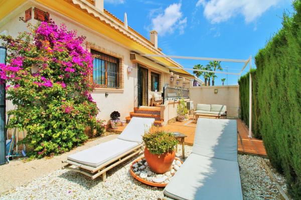Chalet adosado en Calle Tosca, Villamartín, Orihuela photo 4