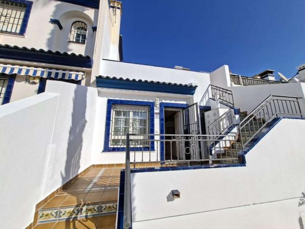 Chalet adosado en Calle Canal de La Mancha, Villamartín, Orihuela photo 2