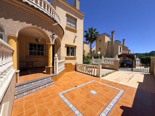 Chalet adosado en Calle Guadalquivir, 44, Villamartín, Orihuela photo 1