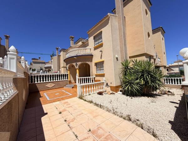Chalet adosado en Calle Guadalquivir, 44, Villamartín, Orihuela photo 2