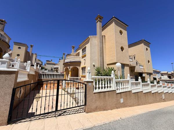 Chalet adosado en Calle Guadalquivir, 44, Villamartín, Orihuela photo 3