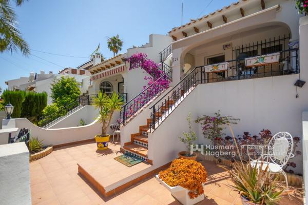 Chalet adosado en Calle Pablo Sarasate, Villamartín, Orihuela photo 1