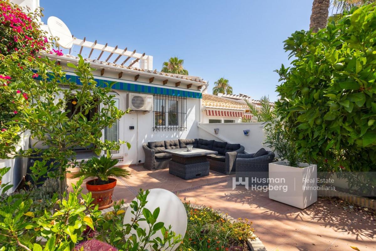 Sprzedaż szeregowego domku w Chalet adosado en Calle Pablo Sarasate, Villamartín, Orihuela , Orihuela photo 5