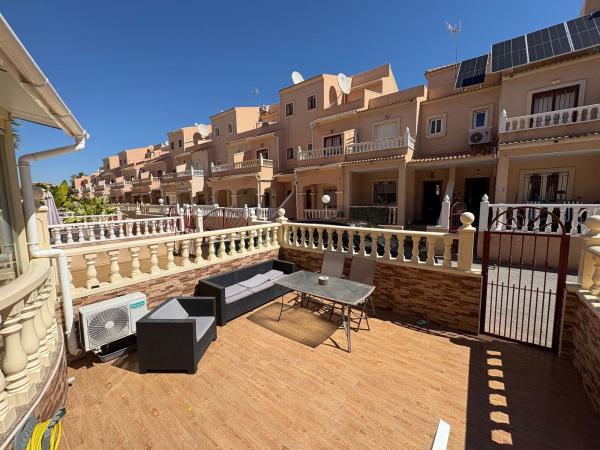 Chalet adosado en Villamartín, Orihuela photo 1