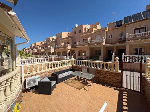 Chalet adosado en Villamartín, Orihuela photo 2