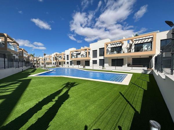 Ático en venta en Ático en Calle Guadalquivir, Villamartín, Orihuela, Orihuela thumbnail 2