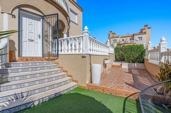 Chalet adosado en Calle Guadalquivir, 40, Villamartín, Orihuela photo 2