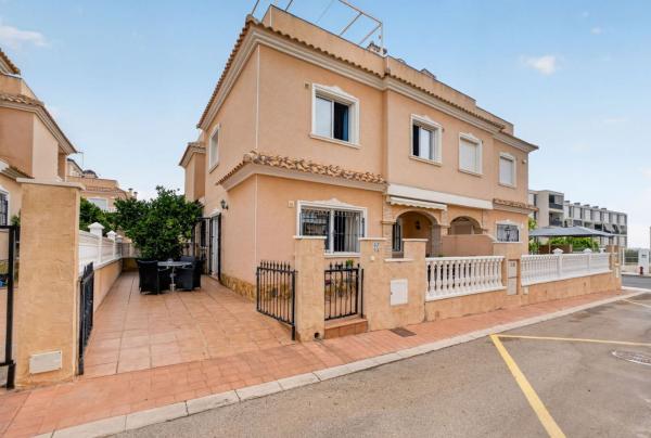 Chalet adosado en Calle Clavo, Villamartín, Orihuela photo 2